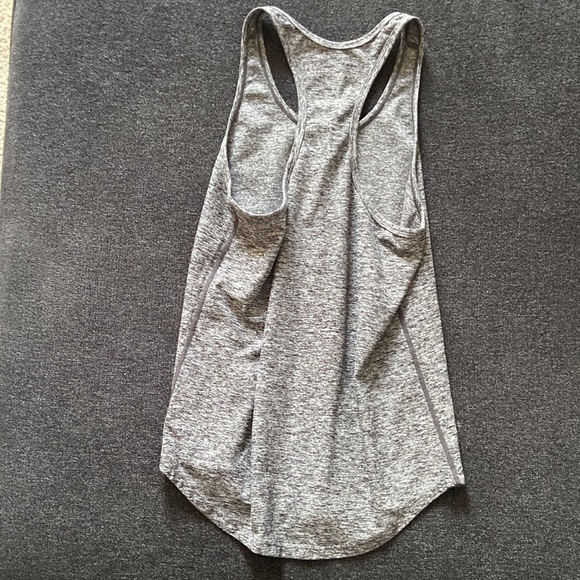 Outdoor voices grey active tank - Picture 4 of 4